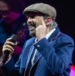  Juan Luis Guerra ofreció dos conciertos que trascendieron el formato de concierto para convertirse en una celebración de memoria, identidad y excelencia artística.