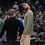 Brad Stevens le recuerda a Tatum: “Somos mejores contigo”