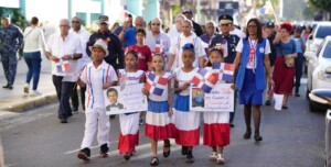 Mauricianos marchan en honor a la patria