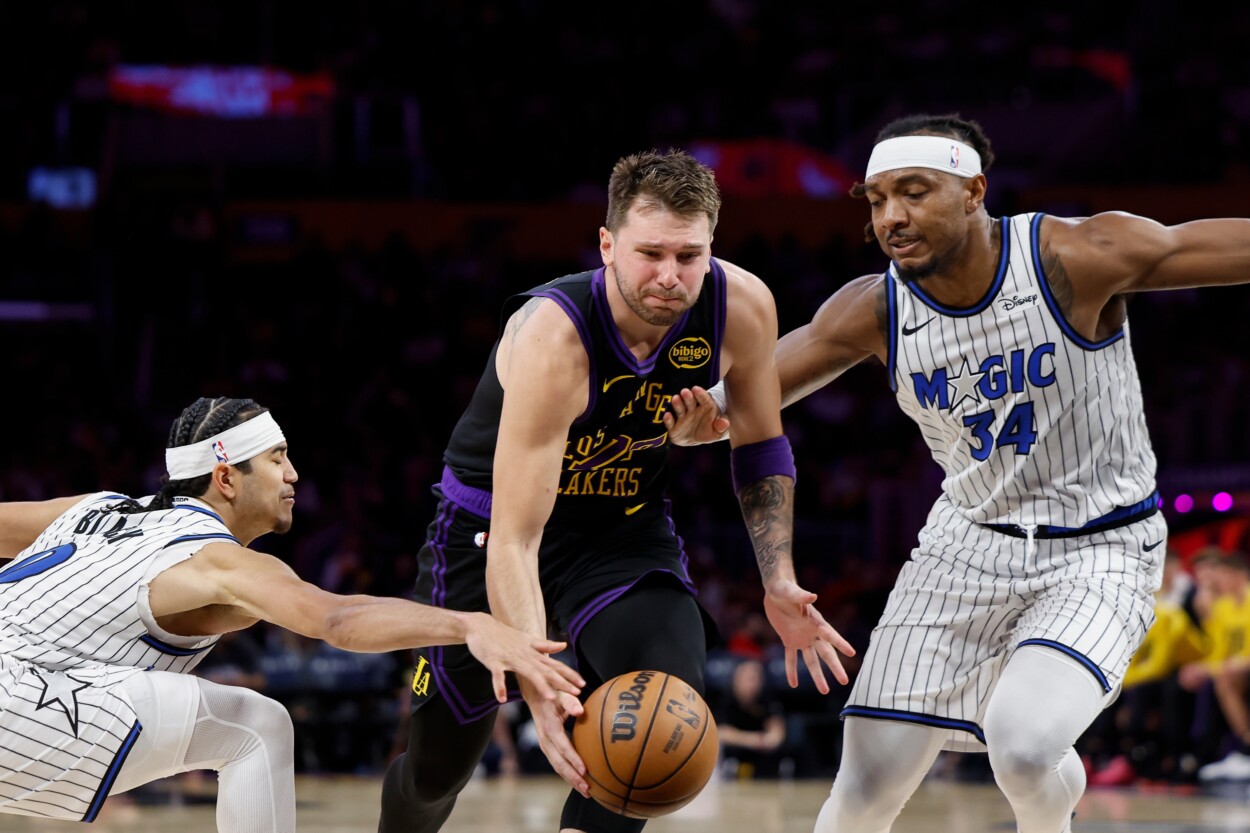 Luka Doncic duda, LeBron falla última posesión y el Magic gana