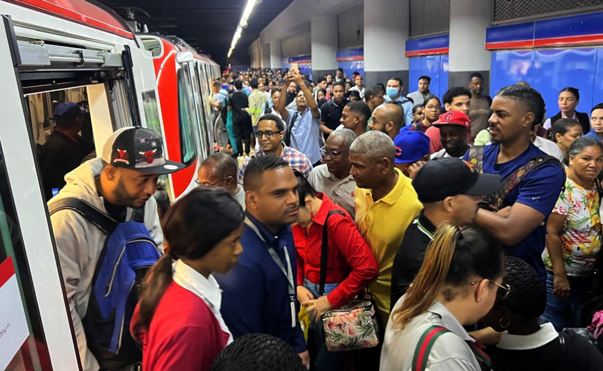 Línea 2-C del Metro: Entusiasmo en primer día; Pasajeros celebran la comodidad y agilidad del nuevo sistema