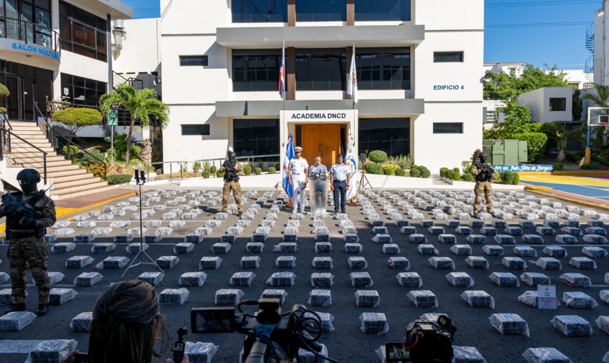 Incautan más de dos toneladas de cocaína en Baní tras operativo de 15 horas