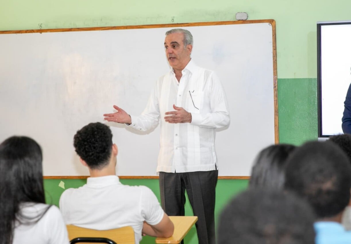 Luis Abinader promete una transformación tecnológica que impulsará el empleo y las inversiones en República Dominicana