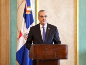 Abinader lamenta muerte de Enmanuel Castillo, director de La Información