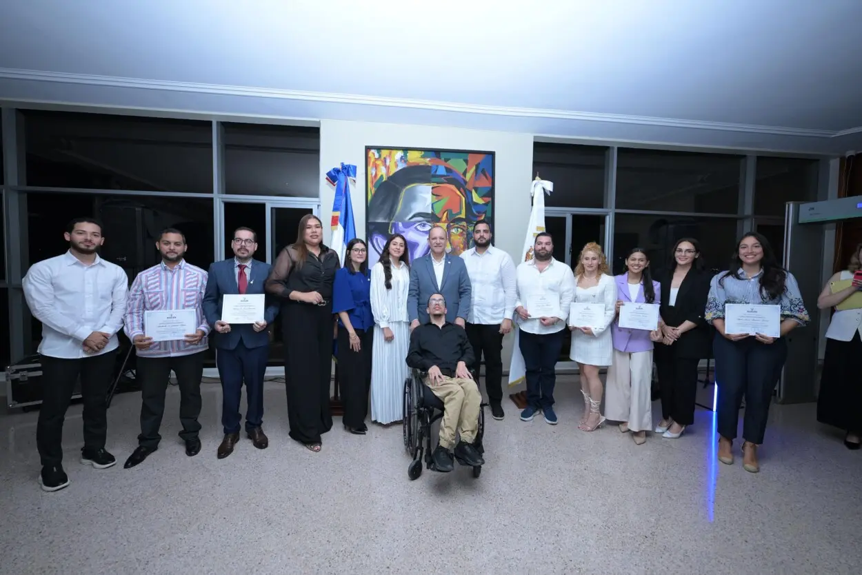 Santiago distingue a jóvenes postulados al Premio Juventud 2026