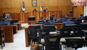 Aplazan audiencia contra planificador funerario acusado de falsificar actas de defunción en SDE