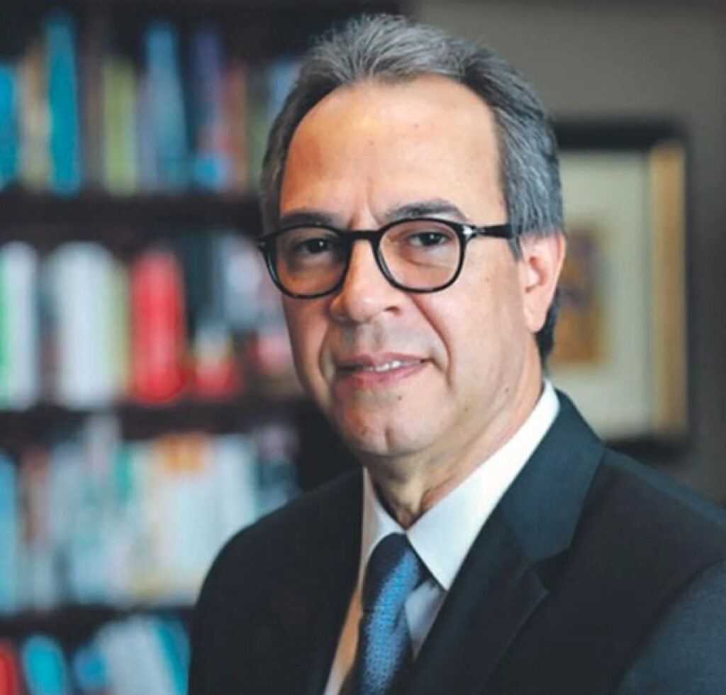 Si un catálogo es la obra personal y creativa de un editor literario, Visor condensa con claridad la apuesta de Jesús García Sánchez por una poesía llena de matices, abierta, rigurosa y capaz de llegar a los lectores. Cada uno de sus libros es un acto de fe en el valor y la vigencia de la poesía.