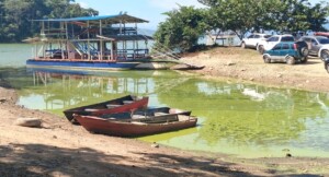Fuerza del Pueblo exige intervención urgente por contaminación en la Presa de Hatillo
