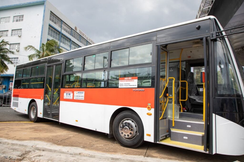Alertan desvío irregular de autobuses corredor de la avenida Independencia