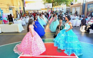 Cumpleaños mágico transforma la vida de 21 quinceañeras en sector vulnerable de Santo Domingo