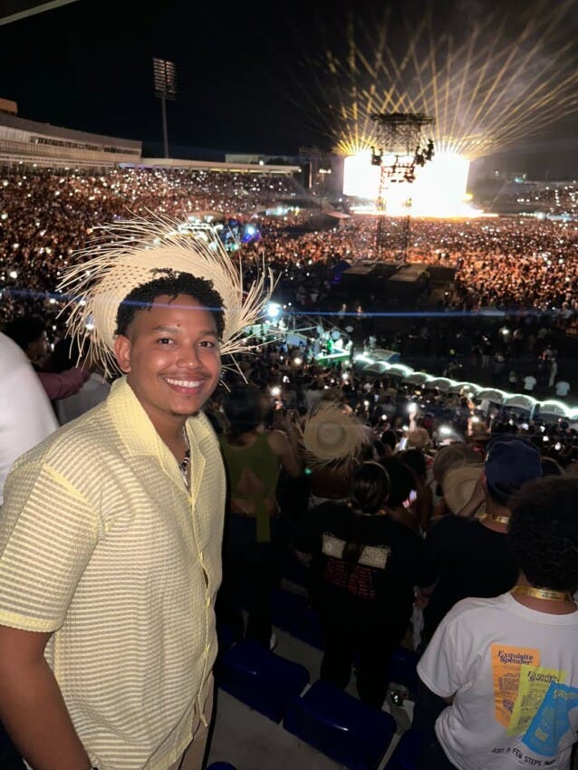 Alexander Mercedes, el joven dominicano de La Romana que abrió el show de Bad Bunny en el Super Bowl