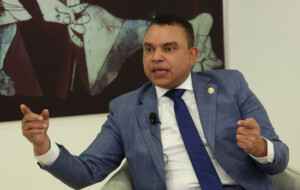 ¿Por qué el director del SNS realiza visitas sorpresa a hospitales?