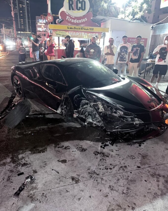 El Alfa El Jefe sufrió un aparatoso accidente de tránsito en la avenida Tiradentes esquina Roberto Pastoriza