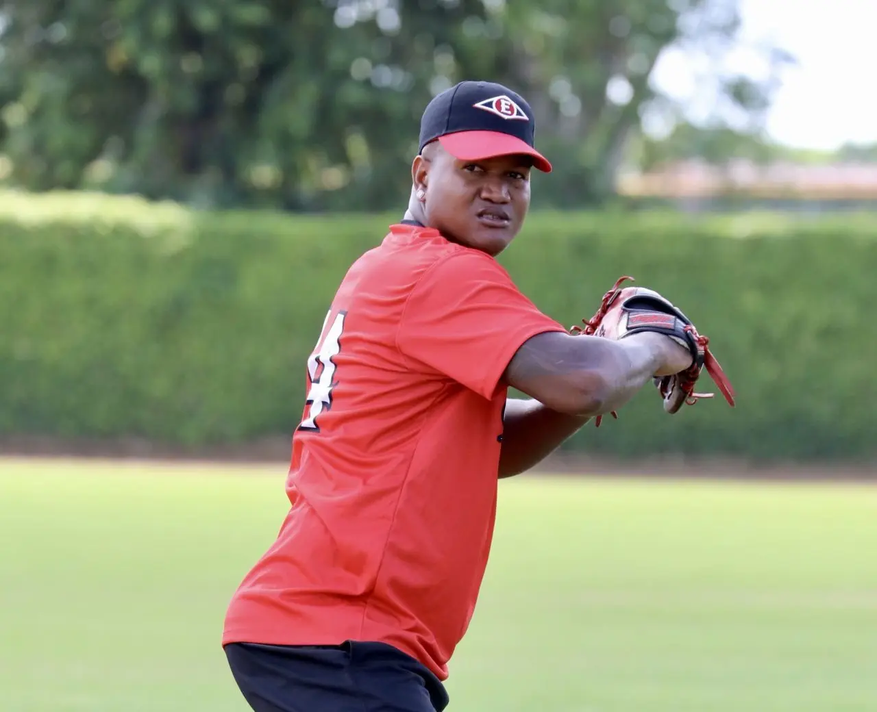 Enny Romero: “No voy con mentalidad de rivalidad”