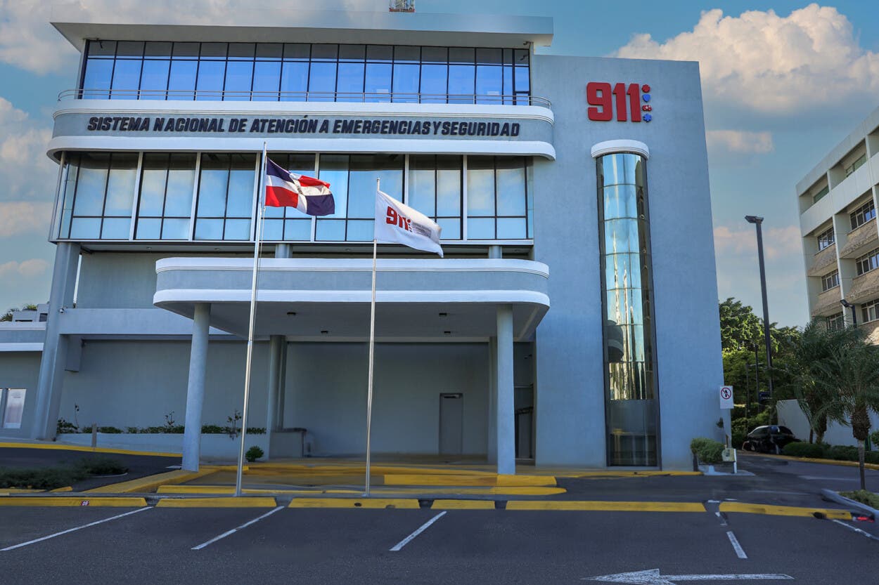 Evaluación descarta daños en edificio del Sistema 911 tras conato de incendio