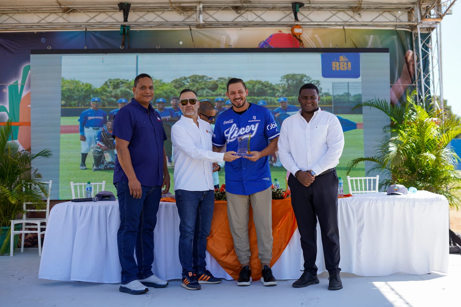 Inauguran XI Torneo RBI Barahona dedicado a Henry González