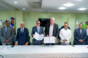 Ministerio de Trabajo e ITF firman acuerdo para fortalecer derechos laborales en el sector transporte