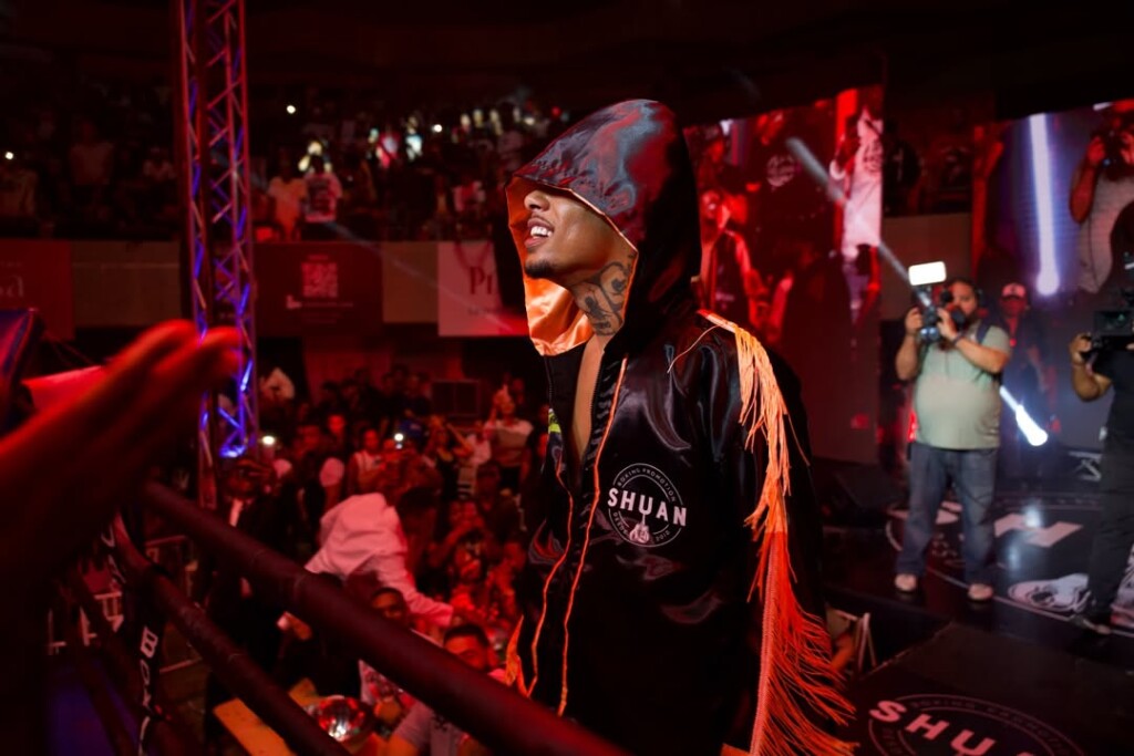 Cristian Casablanca sorprende y vence a Sr. Jiménez.- Foto: Capricornio TV