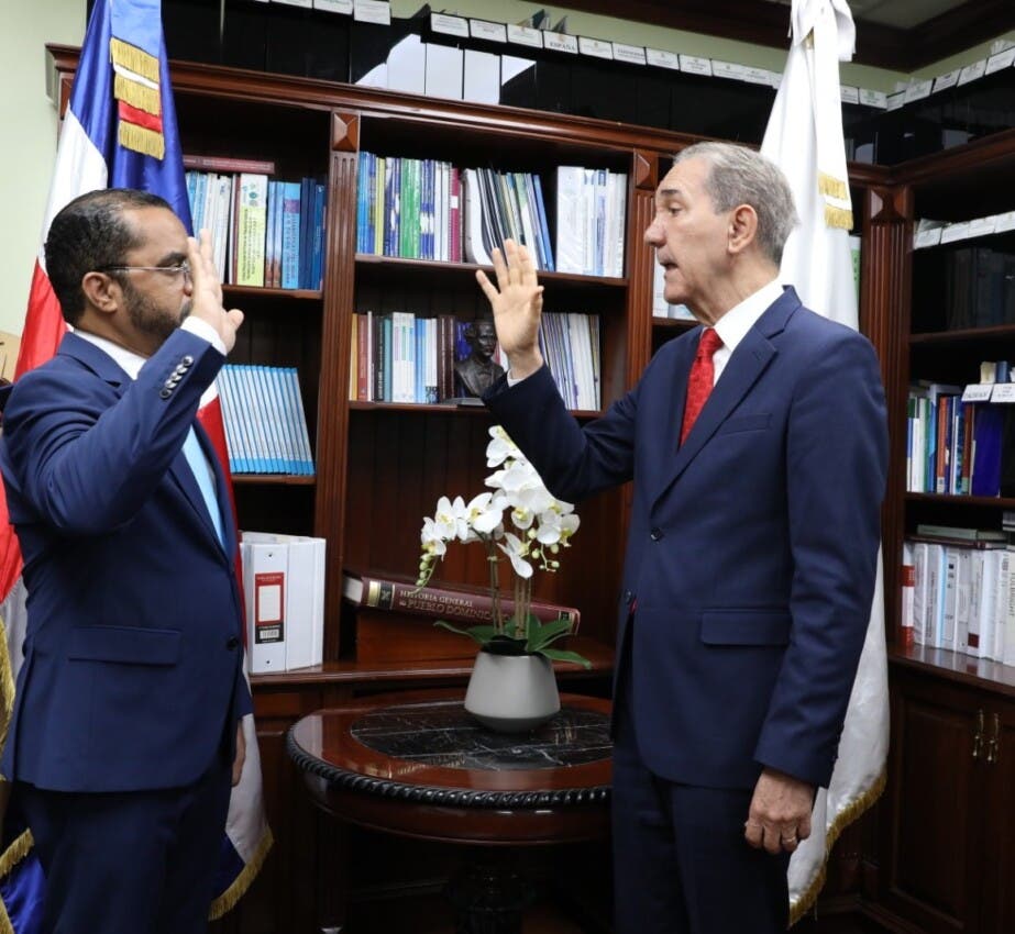 García Fermín juramentan a Jimmy Rosario como nuevo rector del Itla