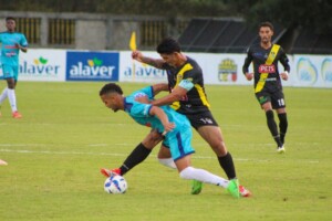 Cibao y Delfines se disputan la cima del fútbol dominicano