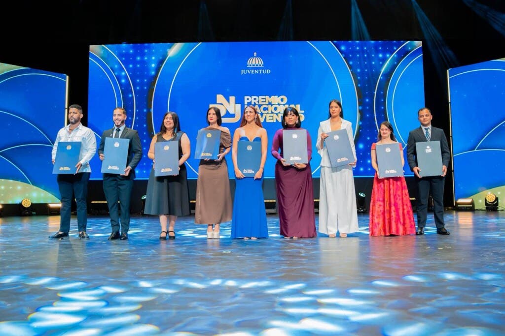 Wanifer Díaz recibe Mención de Honor en el Premio Nacional de la Juventud