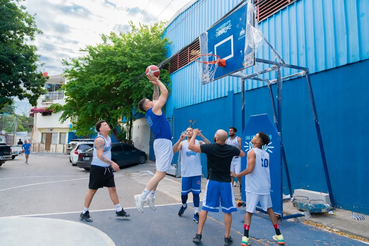 Transformando barrios: 200 canchas móviles llegan al Gran Santo Domingo