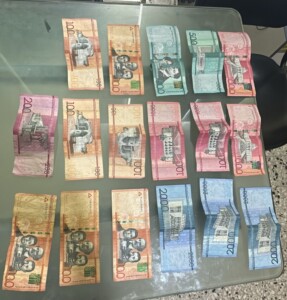 Tres detenidos tras ser sorprendidos con dinero falso durante operativo policial