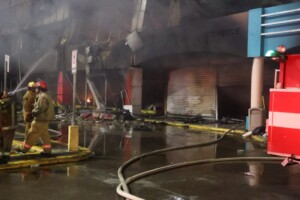 Saqueos en L&R Comercial tras incendio son falsos, asegura la Policía Nacional