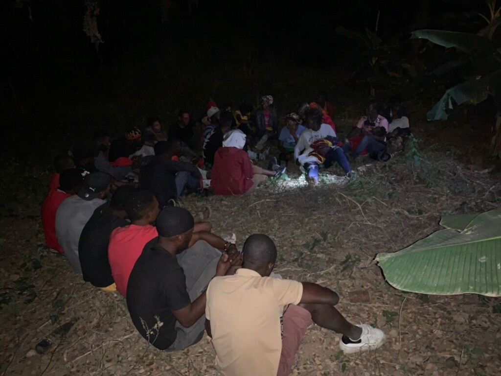 Ejército intercepta 32 haitianos indocumentados 