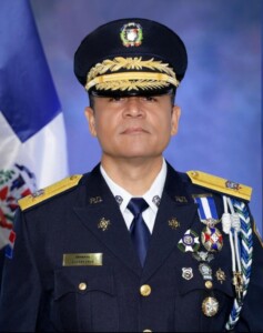 Abinader designa a Andrés Modesto Cruz Cruz como director general de la Policía Nacional