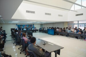 Exhortan a estudiantes de la UASD a soñar en grande y aprovechar oportunidades