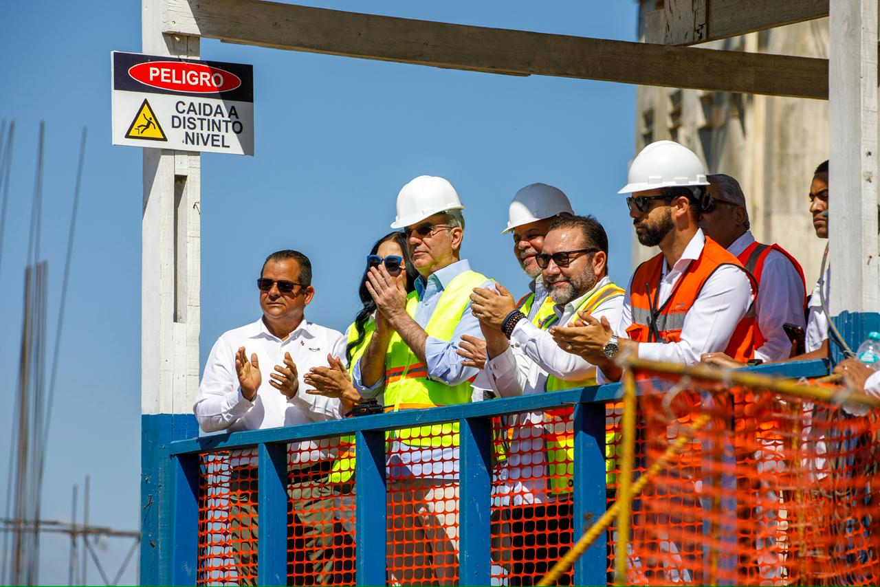 Abinader: Desvío definitivo del río Guayubín marca avance de presa Boca de los Ríos