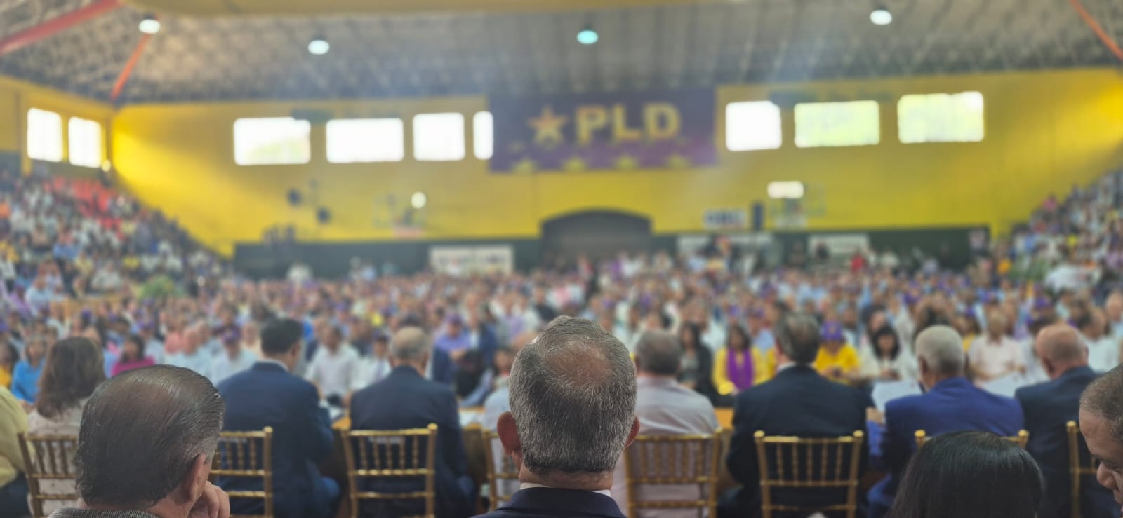 Gonzalo Castillo es inscrito como candidato a la presidencia del PLD por el Comité Central