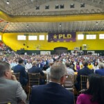 Gonzalo Castillo es inscrito como candidato a la presidencia del PLD por el Comité Central