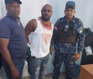 Hombre mata a su expareja y hiere a cuatro personas en Villa Mella