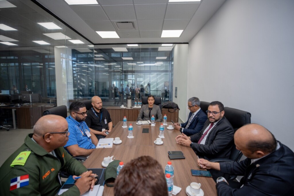 La problemática se produce luego de que el Poder Judicial concluyera la habilitación total de la Ciudad Judicial de Santo Domingo Este, con la entrada en funcionamiento de la jurisdicción de Niños, Niñas y Adolescentes y el Juzgado de Paz de la Primera Circunscripción.