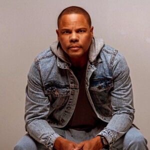 Raúl Acosta celebra 30 años de carrera musical