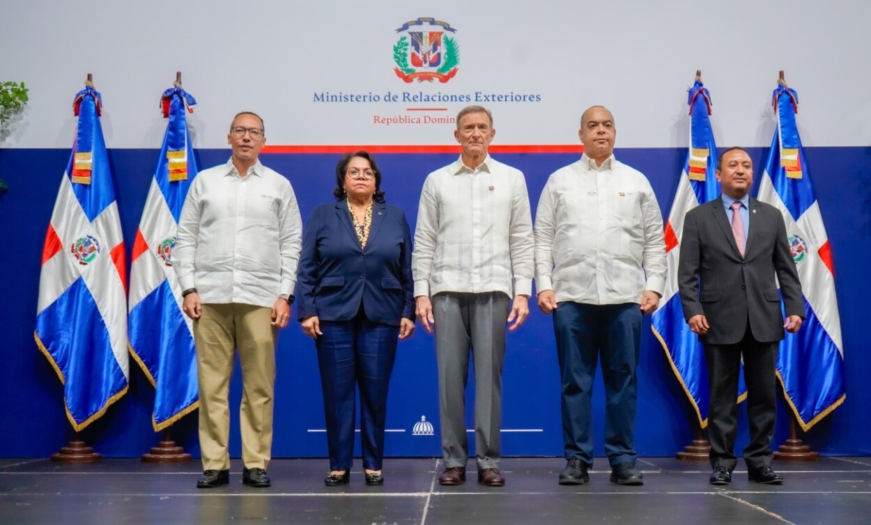 Emma Polanco refuerza orientación sobre Declaración Jurada en el sector consular