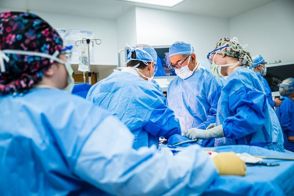 Cleveland Clinic realizar cirugía prostática asistida por robot