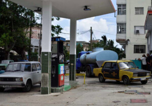 Empresas privadas en Cuba buscan paliar la escasez de combustible