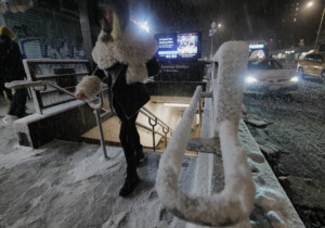 Tormenta que azota Nueva York podría transformarse en ciclón bomba