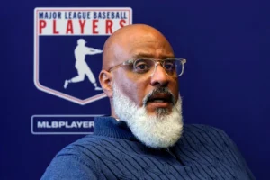 Tony Clark estaría renunciando de la Asociación de Jugadores de Grandes Ligas