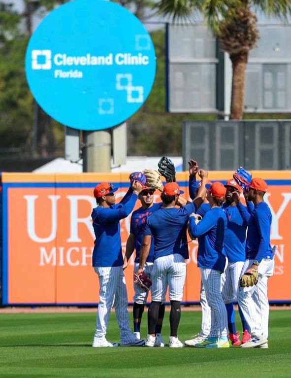 Al liberar el jardín derecho, la organización abre una vacante para otros candidatos, permitiendo una alineación más flexible y balanceada bajo la dirección de Carlos Mendoza.