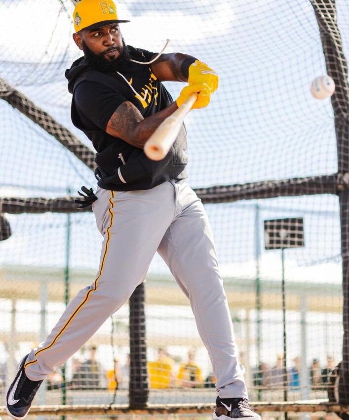 ¿El despertar del Oso? Marcell Ozuna castiga la bola en sus primeras prácticas con los Piratas