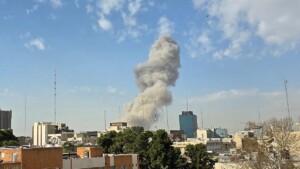 Israel y EE.UU. lanzan ofensiva contra «decenas de objetivos militares» en Irán