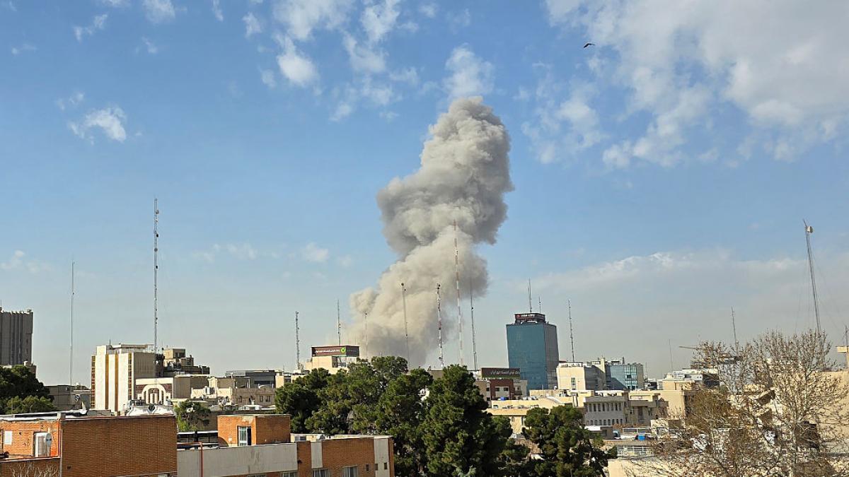 Israel y EE.UU. lanzan ofensiva contra «decenas de objetivos militares» en Irán