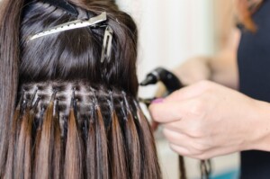 Extensiones de pelo: el cóctel químico que amenaza la salud de las mujeres