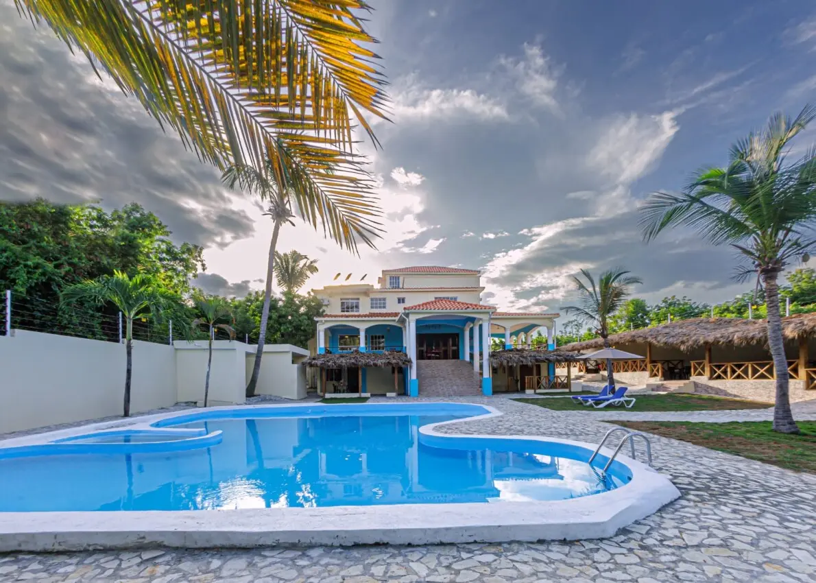 Barahona eleva su oferta turística con la reapertura de La Saladilla Beach Club