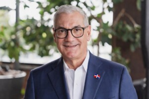 Gonzalo Castillo agradece al Comité Central su inscripción como precandidato presidencial