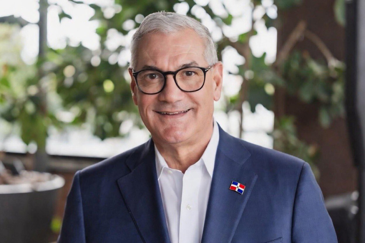 Gonzalo Castillo agradece al Comité Central su inscripción como precandidato presidencial